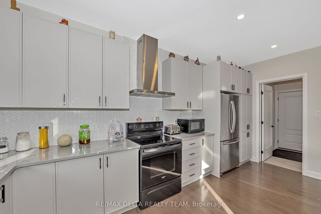 801 Gamble Dr, House other with 4 bedrooms, 3 bathrooms and 4 parking in Russell ON | Image 8