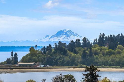a-411-170 Harbor Sq Loop Ne, Bainbridge Island, WA, 98110-3541 | Card Image