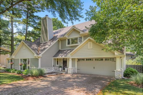 2 Cedar Gate Cir, Sugar Grove, IL, 60554-4203 | Card Image