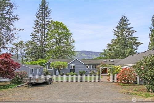 47 W Sunny Sands Rd, Cathlamet, WA, 98612-9724 | Card Image