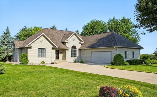 1600 Patriot Drive, Fairmont, MN, 56031 | Card Image