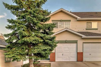 56 Country Hills Villas Nw, Home with 3 bedrooms, 1 bathrooms and 2 parking in Calgary AB | Image 2