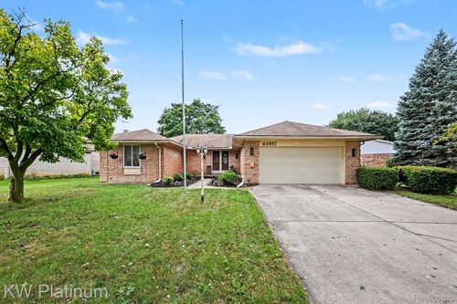 43957 Southampton Dr, Canton, MI, 48187-2843 | Card Image