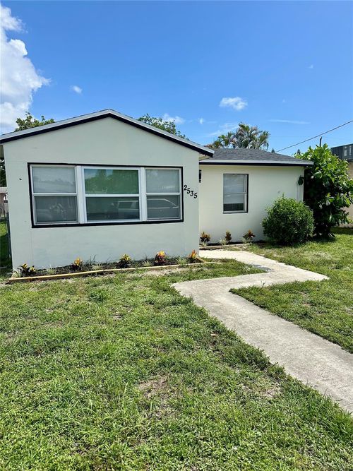 2535 Wilson St, Hollywood, FL, 33020-2656 | Card Image