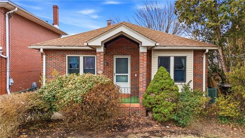 956 Milton St, Pittsburgh, PA, 15218-1032 | Card Image