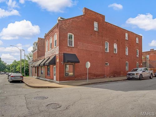 1818 Sidney St, Saint Louis, MO, 63104-2825 | Card Image