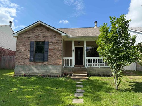 17215 Strain Rd, Baton Rouge, LA, 70816-1830 | Card Image