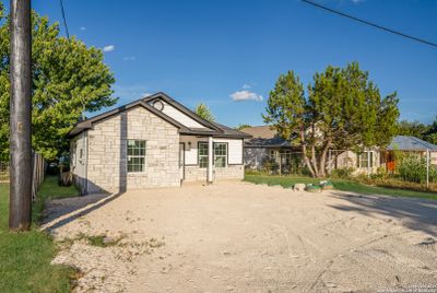 1032 Blueridge Dr, House other with 3 bedrooms, 2 bathrooms and null parking in Canyon Lake TX | Image 2