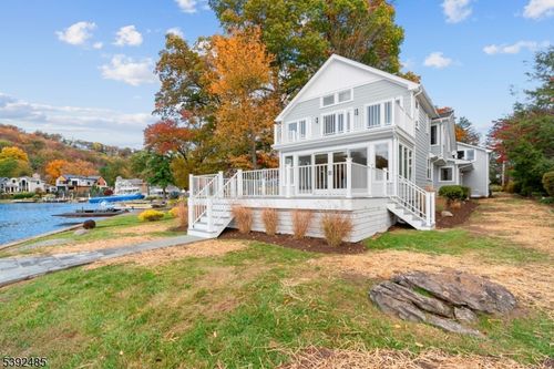 3 Pueblo Pkwy, Sparta, NJ, 07871-1314 | Card Image