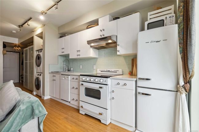 103 - 1007 Johnson St, Condo with 1 bedrooms, 1 bathrooms and null parking in Victoria BC | Image 6