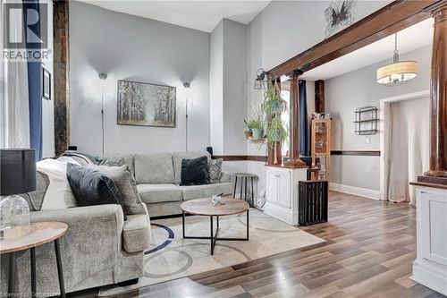 56 Cambridge St, Cambridge, ON, N1R3R9 | Card Image