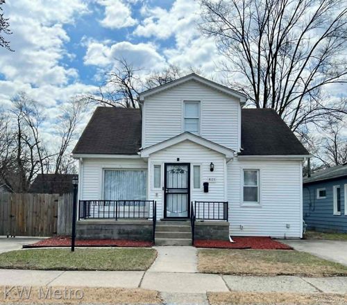 8121 Cloverdale Ave, Ferndale, MI, 48220-2209 | Card Image