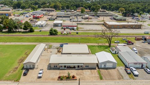 223 S Taylor St, Pryor, OK, 74361-3413 | Card Image