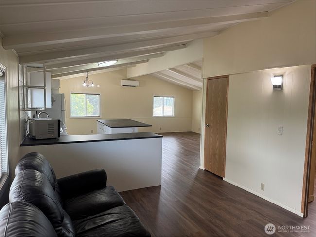 Vaulted ceilings/ entertainment area | Image 6