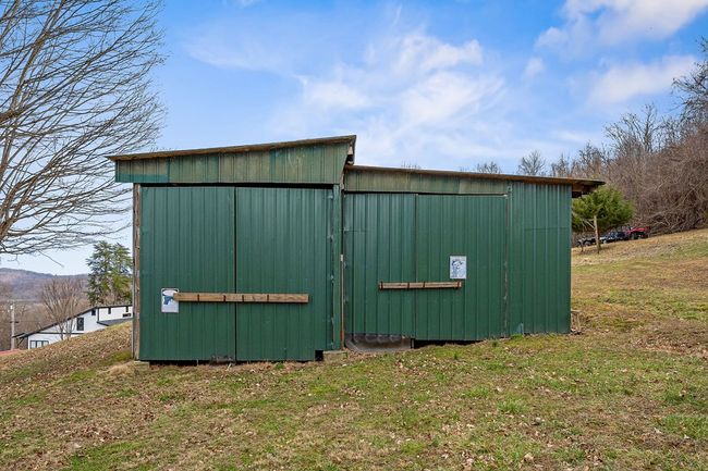 955 Livingston Boatdock Rd, House other with 2 bedrooms, 2 bathrooms and 4 parking in Allons TN | Image 56