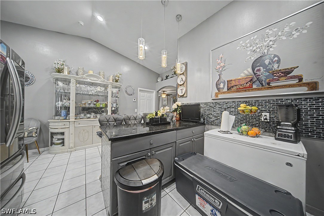 Residential in Naples 4