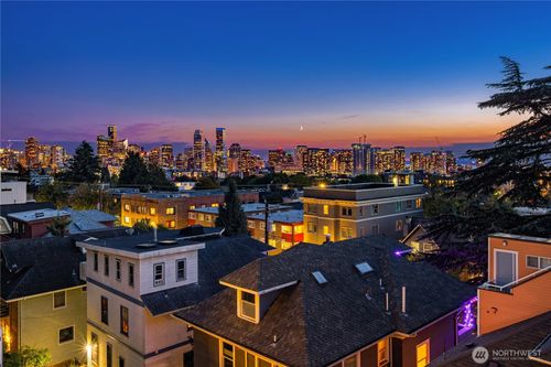 1233 E Roy St, Seattle, WA, 98102-4655 | Card Image