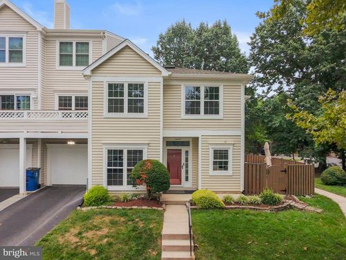 9-14427 Fallscliff Ln, CENTREVILLE, VA, 20120-4128 | Card Image