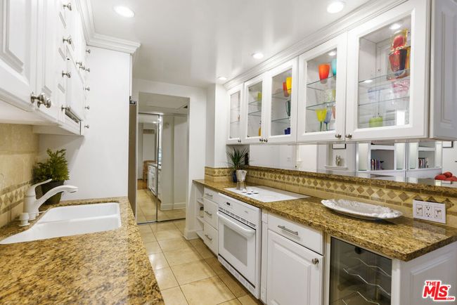 Kitchen | Image 11
