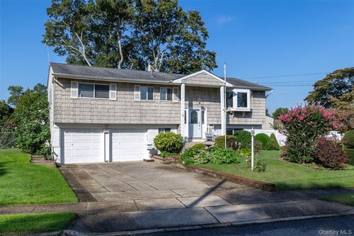 384 W 22nd St, Deer Park, NY, 11729-6327 | Card Image