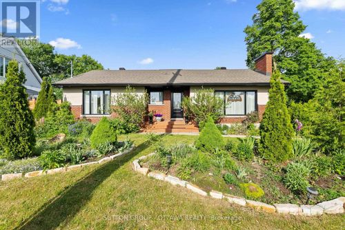 2461 Alta Vista Dr, Ottawa, ON, K1H7M9 | Card Image