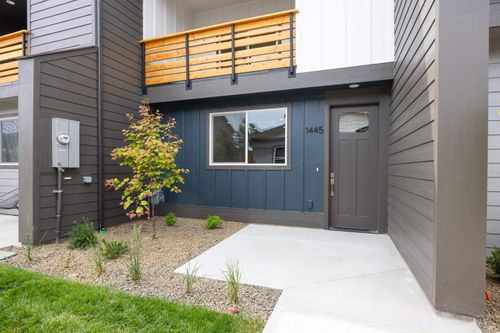 1420 N Cole Cottage Ln, Boise, ID, 83704-8984 | Card Image