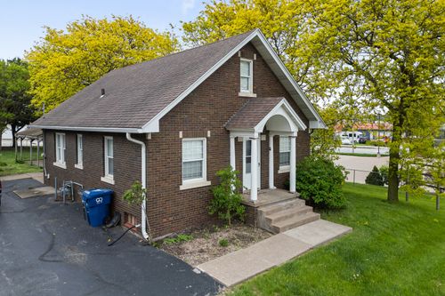 425 and 428 1/2 28th Street, Bettendorf, IA, 52722 | Card Image