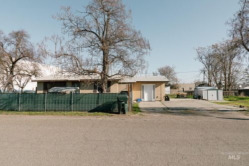 211 Ne 3rd Ave, Ontario, OR, 97914-2531 | Card Image