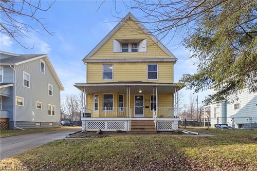 1820 E 32nd St, Lorain, OH, 44055-1812 | Card Image