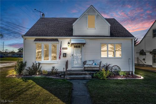 5198 W 148th St, Brook Park, OH, 44142-1717 | Card Image