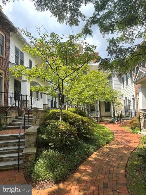 1322 N Danville St, ARLINGTON, VA, 22201-2847 | Card Image