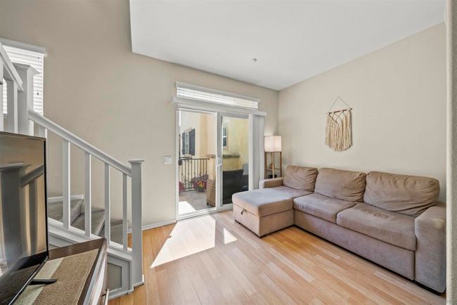 733 Anchor Cv, Townhouse with 2 bedrooms, 3 bathrooms and 2 parking in San Diego CA | Image 6