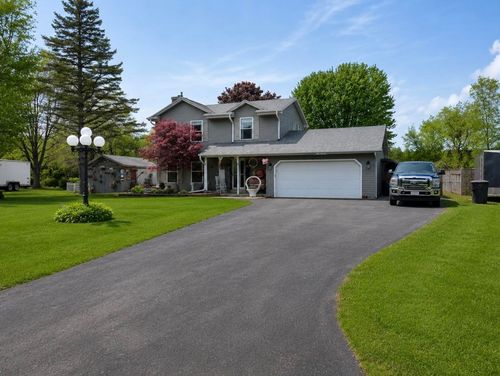 W323S7553 Park Ridge Dr, Mukwonago, WI, 53149-9336 | Card Image