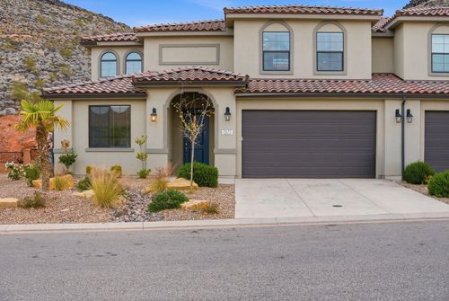 2471 E Escondido Dr, Washington, UT, 84780-3447 | Card Image