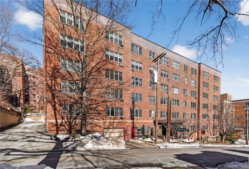 2k-25 Franklin Ave, White Plains, NY, 10601-3822 | Card Image