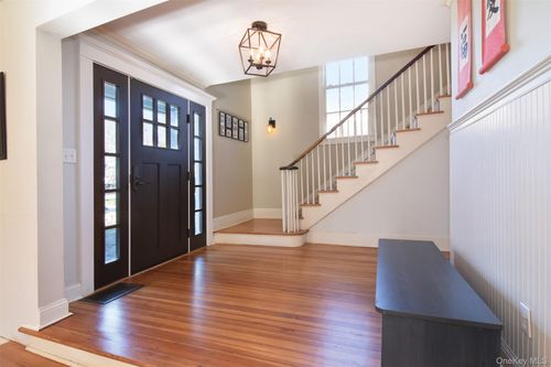 414 Pelham Manor Rd, Pelham, NY, 10803-2524 | Card Image