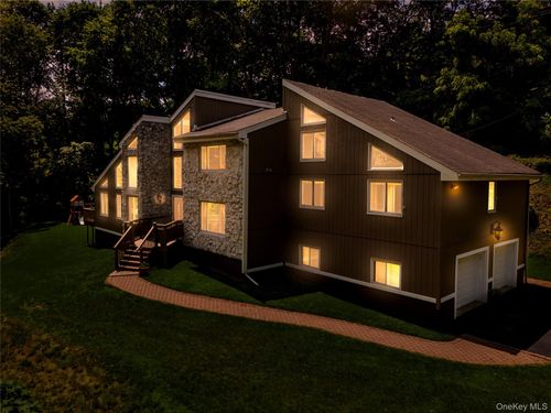 4 S Hill Rd, Tomkins Cove, NY, 10986-1204 | Card Image