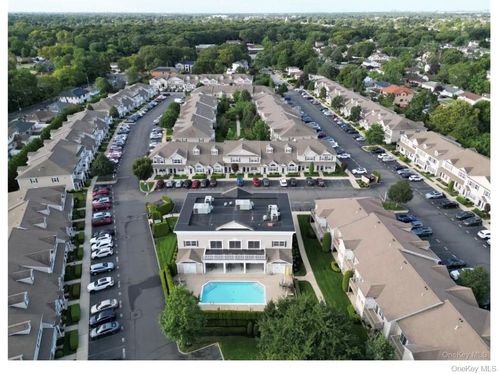 802 Willow Ln, Valley Stream, NY, 11580-7026 | Card Image