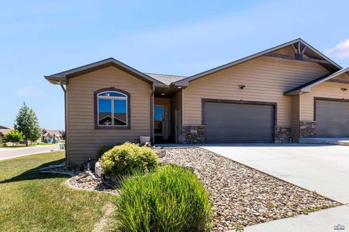 301 Enchanted Pines Dr, Rapid City, SD, 57701-9264 | Card Image