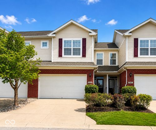 10905 Lemongrass Dr, Zionsville, IN, 46077-8577 | Card Image