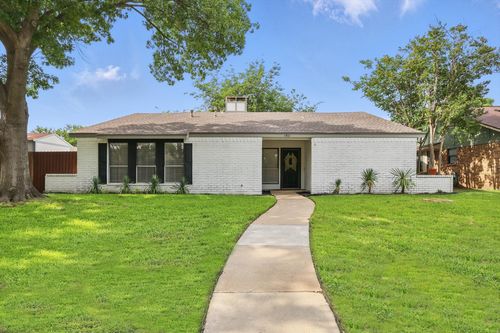 1861 El Paso St, Lewisville, TX, 75077-2713 | Card Image