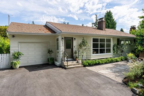 2784 Crescentview Dr, North Vancouver, BC, V7R2V1 | Card Image