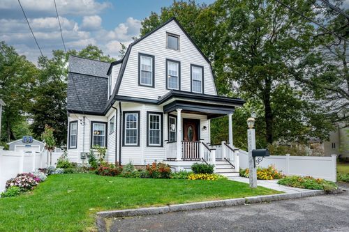 15 Mills St, Dedham, MA, 02026-4824 | Card Image