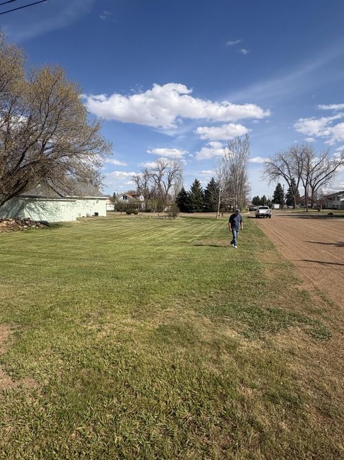 313 2nd Ave W, Regent, ND, 58650-7717 | Card Image