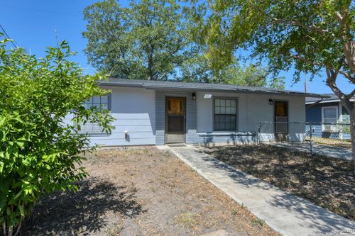 135 Olga St, San Antonio, TX, 78237-3530 | Card Image