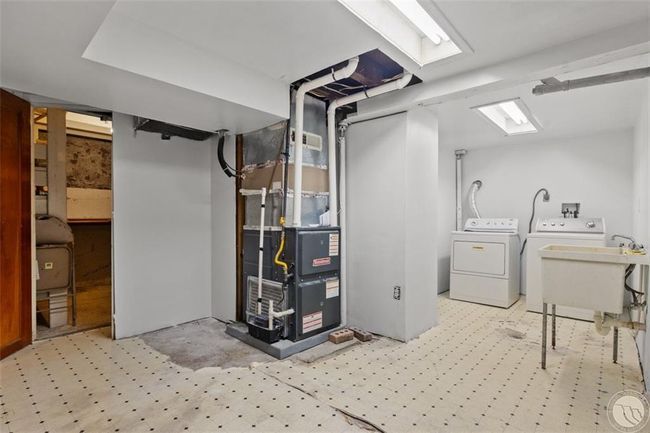 1115 1 St St W, House other with 3 bedrooms, 3 bathrooms and null parking in Roundup MT | Image 25