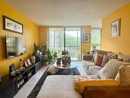 303-3500 Blue Lake Dr, Pompano Beach, FL, 33064-2061 | Card Image