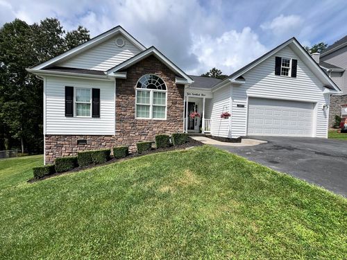203 Willow Ln, Bluefield, VA, 24605-9158 | Card Image