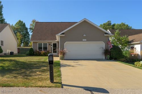 3130 Pondview Dr, Ravenna, OH, 44266-9045 | Card Image