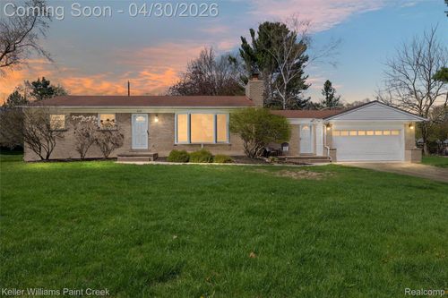 310 Elmhill Rd, Rochester Hills, MI, 48306-4308 | Card Image
